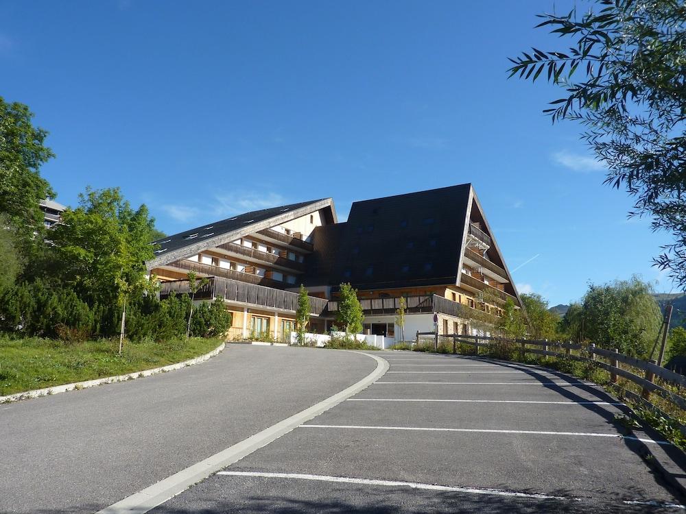 Vacancéole - Les Gentianes Apartahotel